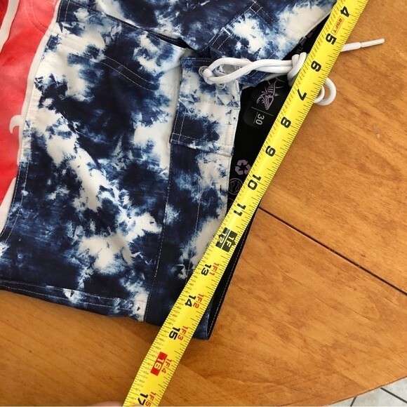 Psycho Tuna Board Shorts Men’s Size 30 USA Flag Tie-Dye 4-Way Stretch Surf Swim - Picture 9 of 10